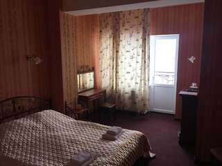 Отель Golden Lion Hotel Борисполь Роскошный четырехместный номер-2